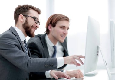 iki iş adamları yeni bir proje görüşüyorlar