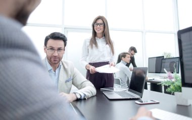 up.Business takım ofis masasında kapatın