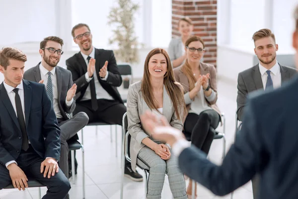 Reunião de negócios de funcionários na sala de conferências — Fotografia de Stock