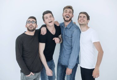 Grup bakarken mutlu genç