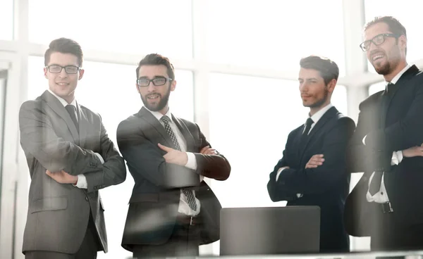 Equipo de negocios en el lugar de trabajo en la oficina — Foto de Stock