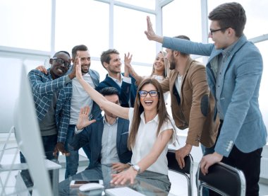 ofiste başarı kutluyor iddialı iş takım