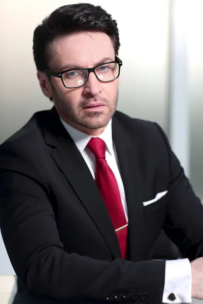 Close up.portrait de un hombre de negocios seguro — Foto de Stock