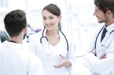 Konuşmayı farklı hekimlerin