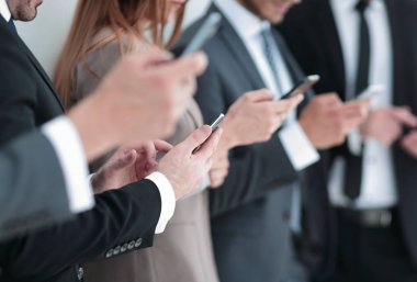 cep telefonu ile erkek el