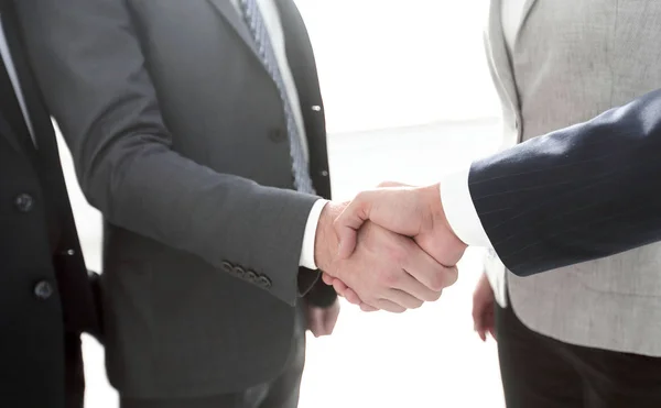 Closeup.handshake деловых людей — стоковое фото