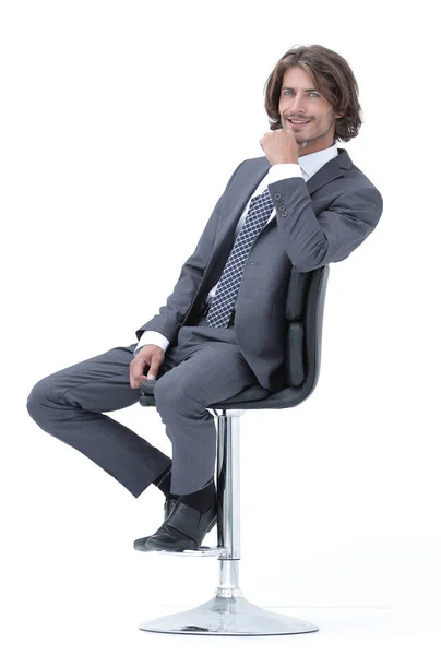 Εικόνα του επιτυχημένος επιχειρηματίας σε κομψό κοστούμι, καθισμένος στην καρέκλα — Φωτογραφία Αρχείου