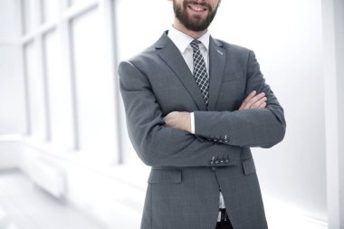 yakın up.successful işadamı koridorda duran 