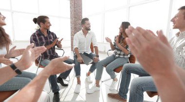 yaratıcı ekibi hoparlör alkış