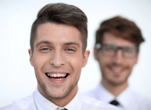 Retrato dos de un atractivo joven empresario sonriendo — Foto de Stock