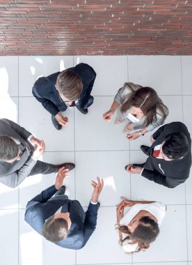 Üst Manzara. İş ekibi beyin fırtınası yapıyor.