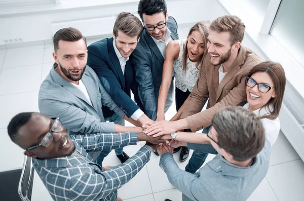 Up.modern business team staan in een cirkel te sluiten — Stockfoto