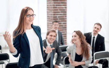 Ofis Toplantı, dostu icra iyi haber tartışırken ekibi 