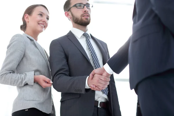 Image av handslag av affärspartners. — Stockfoto