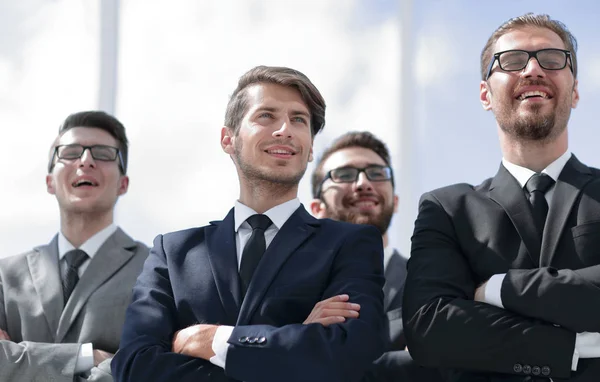 Retrato de um grupo de empresários confiantes — Fotografia de Stock