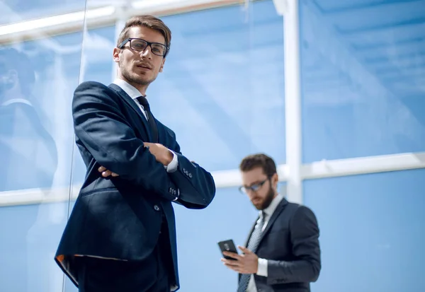 Pohled Zdola Podnikatel Pozadí Moderní Office Photo Kopií Prostor — Stock fotografie