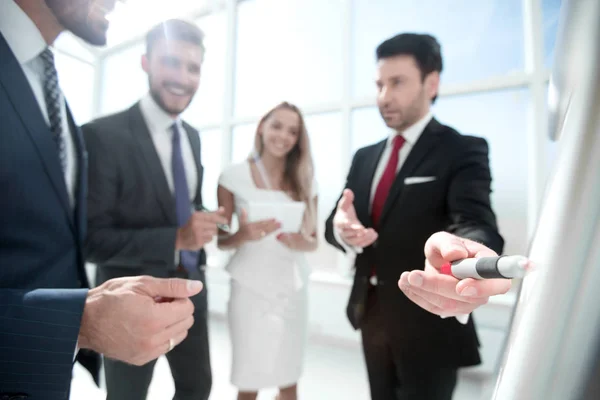 De près. hommes d'affaires à la présentation de l'entreprise — Photo