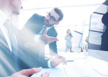 İş arkadaşları içinde Discussion.photo kopya alanı ile