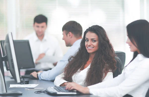 Business team in the workplace in the office — Stock Photo, Image