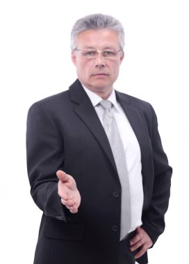 konuksever yardım sunan iş adamı