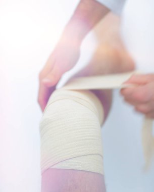 portre. Doktor hasta bacak sarmak