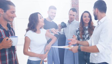 tasarımcılar yeni erkek giyim modelleri ile çalışma