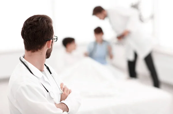 Blurred image of a patient in critical condition — Stock Photo, Image