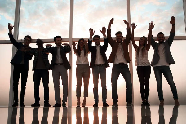 Grupo de jóvenes felices — Foto de Stock