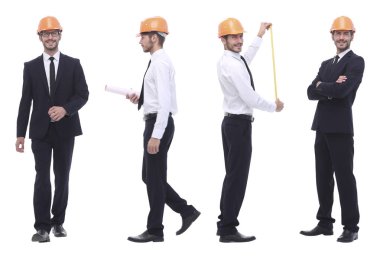 Tam gelişim içinde. Becerikli mühendis mimar beyaza izole edilmiş.