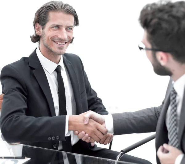 Handshake parceiros confiáveis no escritório . — Fotografia de Stock