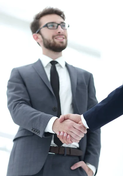 Las empresas temblando la mano mostrarán una cooperación exitosa . — Foto de Stock