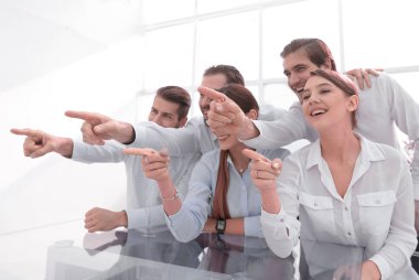 güvenle ileriye dönük genç iş takım