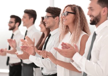 Grup iş adamları ayakta alkış