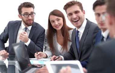 mali rapor tartışırken iş takım