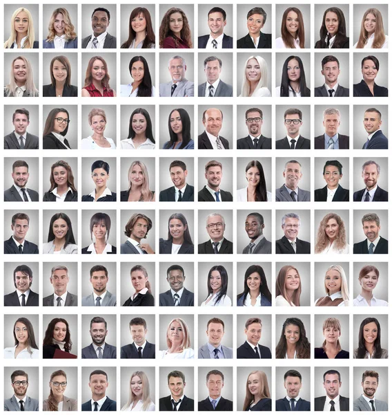 Portretten van een groep succesvolle werknemers geïsoleerd op wit — Stockfoto