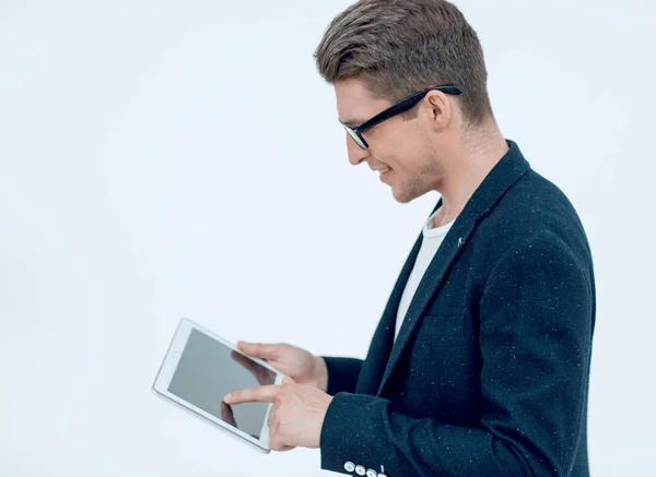 Πλευρά view.young επιχειρηματίας χρησιμοποιώντας ψηφιακό tablet — Φωτογραφία Αρχείου
