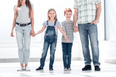 Yeni bir daire modern aile ayakta