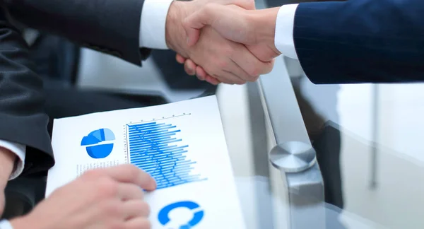 Fecha. handshake colegas de negócios — Fotografia de Stock