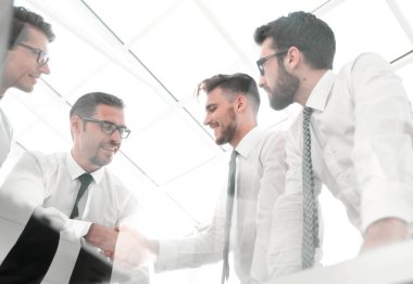 alt view.successful iş ekibi ile parlak bir ofis