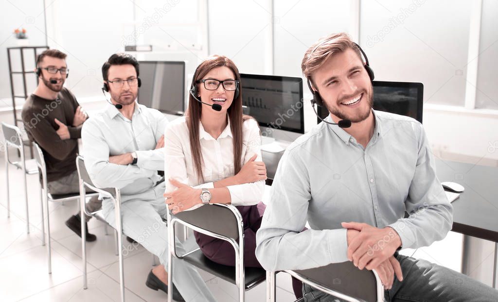 smiling operators support in the workplace