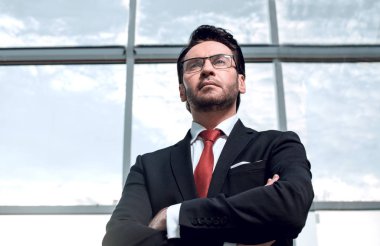 Kendine güvenen iş adamı