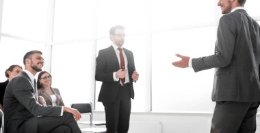 Grup kurumsal insan bir iş toplantısı