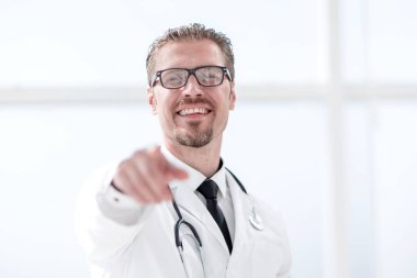 Sen, kendinden emin Doktor terapist işaret parmağı