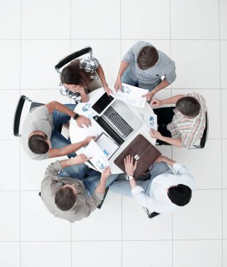 en iyi view.business takım bir mali rapor yapma