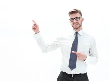 İş adamı işaret parmakları white boşluktan gülümseyen