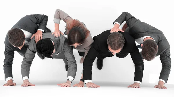 Grupo de empleados competidores en la posición inicial — Foto de Stock