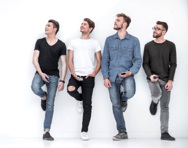 bir grup genç insan alan kopya arıyorsunuz