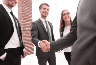 Ofiste tokalaşma işi.