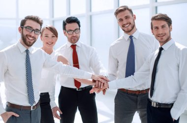 el ele tutuşarak başarılı iş takım