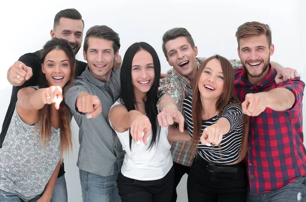 Equipe divertida de jovens apontando para você — Fotografia de Stock